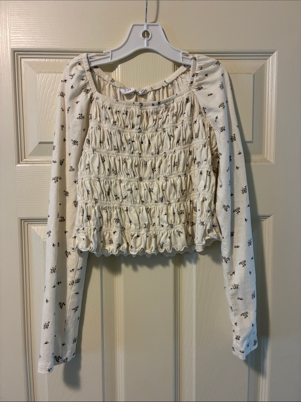 GAP Cream Long-Sleeve Smocked Floral Top